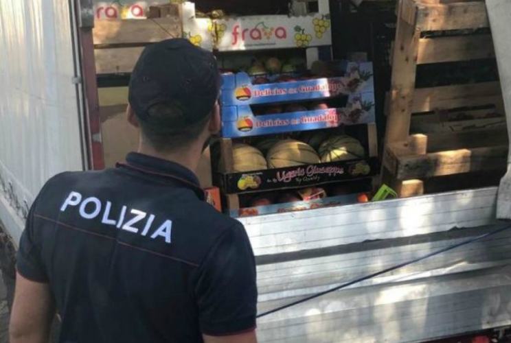 polizia frutta