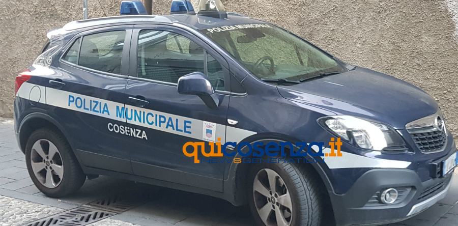 polizia municipale di cosenza vigili auto