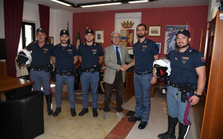poliziotti salvano bimba crotone