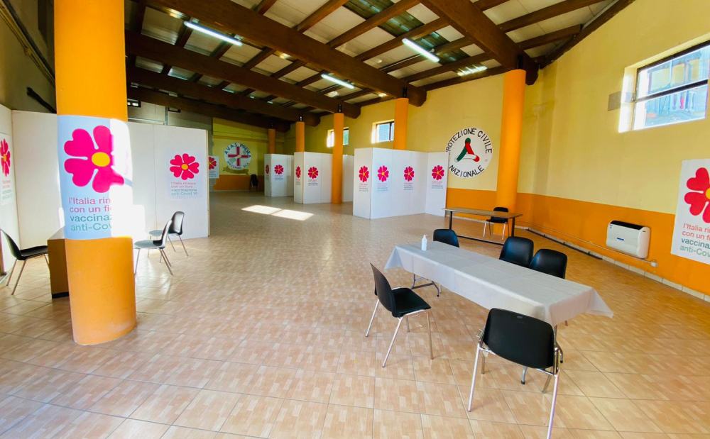 Spezzano Sila: allestita la struttura per somministrare i vaccini agli over 80 57 polo vaccini spezzano sila 03
