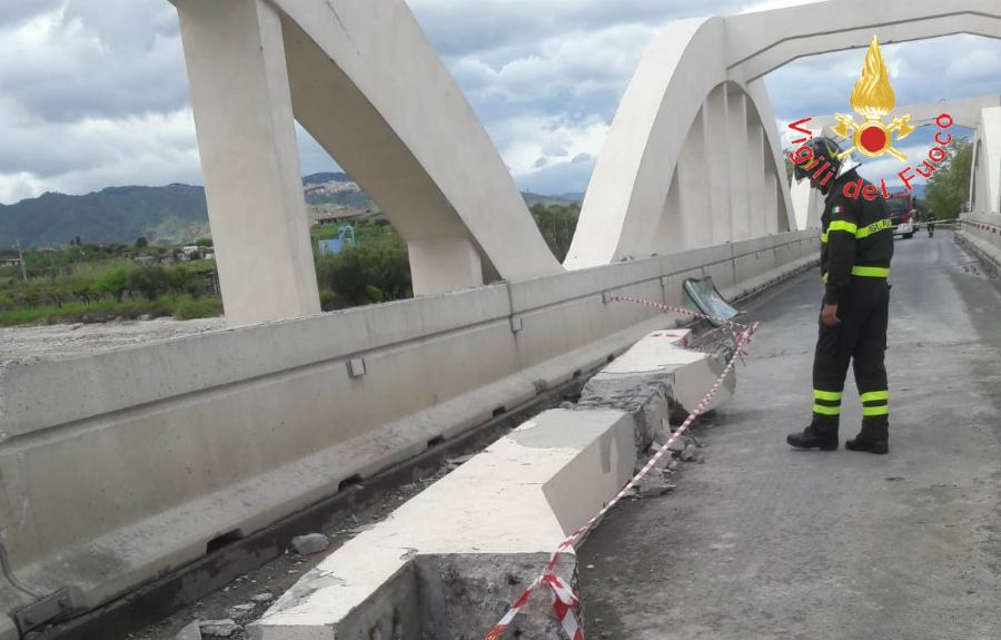 ponte isca sullo ionio 106 danneggiato 02