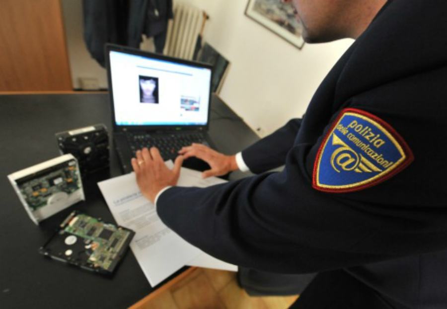 Pedopornografia, arrestato 63enne in possesso di quasi 2 mila filmati e foto 53 postale