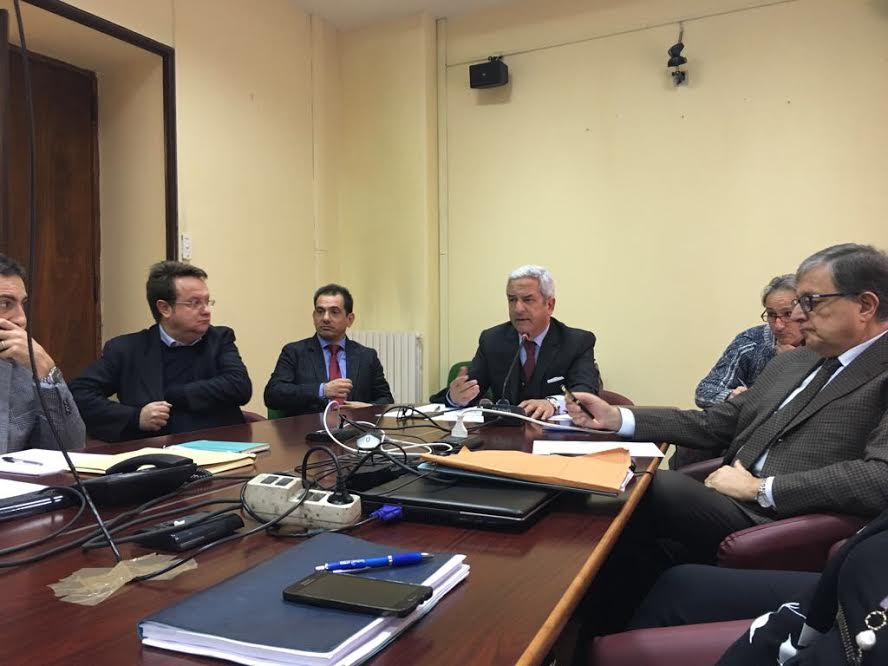 Siccità e crisi idrica, il sindaco di Rende protesta: "Non potete lasciare intere famiglie senz'acqua" 55 prefettura 1