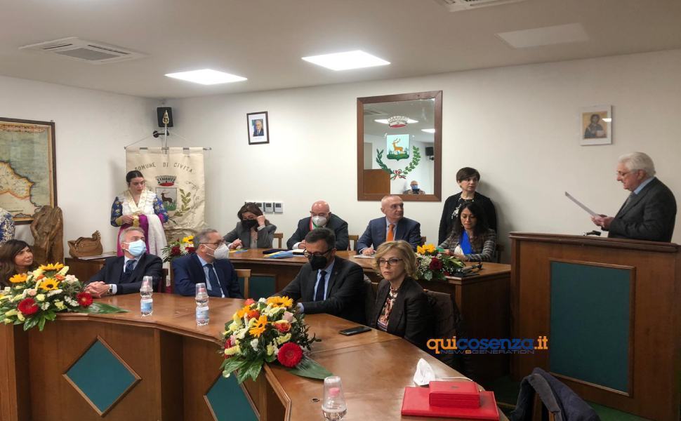 Da Civita l'appello al Governo "vogliamo il riconoscimento come cittadini albanesi" 51 presidente albania a Civita ilir meta 01