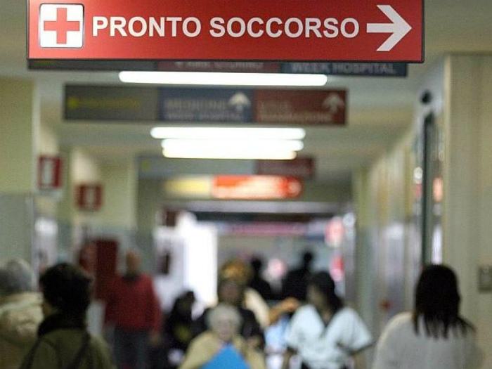 Emergenza sanitaria, l'Ospedale di Cosenza si difende: "Assunti 48 medici e 40 infermieri" 52 pronto soccorso