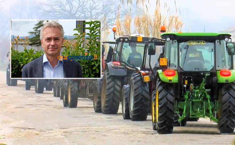 Bisignano, protesta contro il depuratore. Gallo «sosteniamo gli agricoltori» 51 protesta Trattori 1