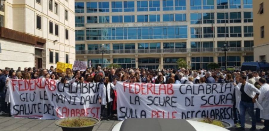 protesta ambulatori privati a catanzaro