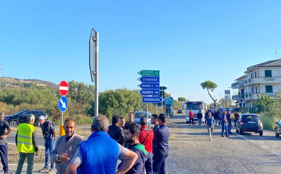 protesta consorzio bonifica trebisacce 01