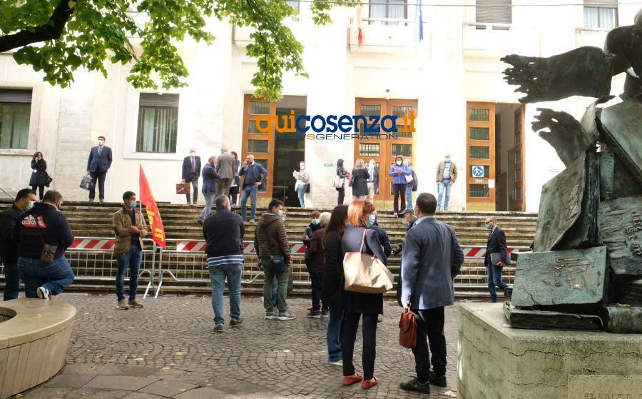 protesta consuleco bisignano prefettura lavoratori 01