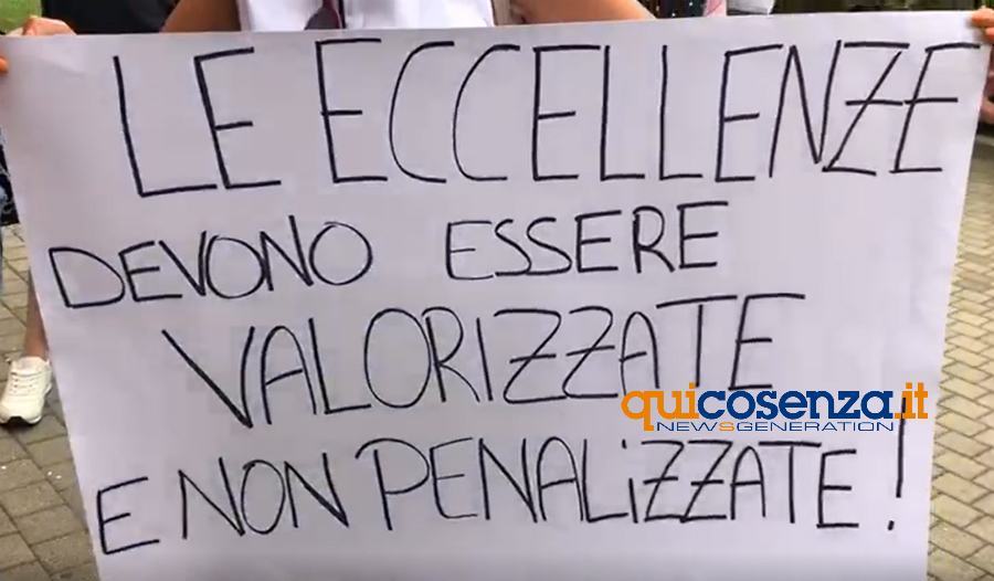 Sanità, Guccione: "DCA su rete oncologica regionale, attentato alle donne calabresi" 51 protesta dca cotticelli cancro mammella