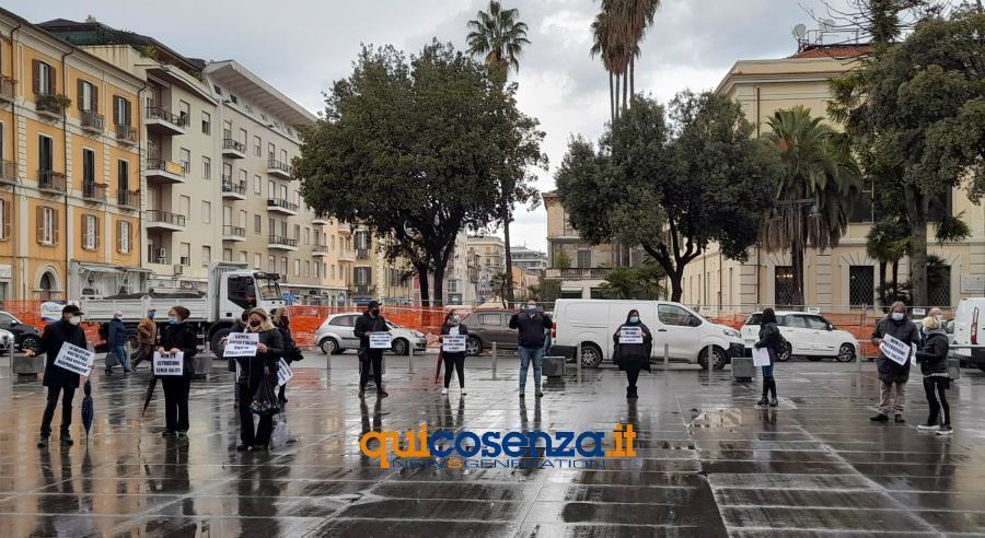 protesta genitori cosenza scuole covid 1
