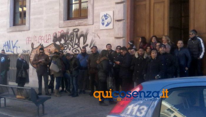 protesta madonna catena 01