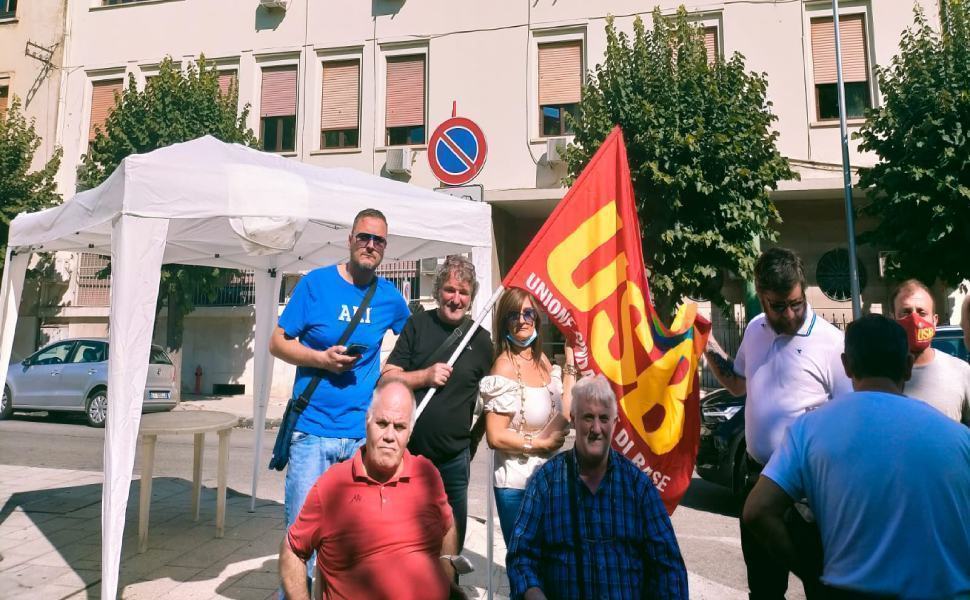 protesta usb clinica misasi cosenza