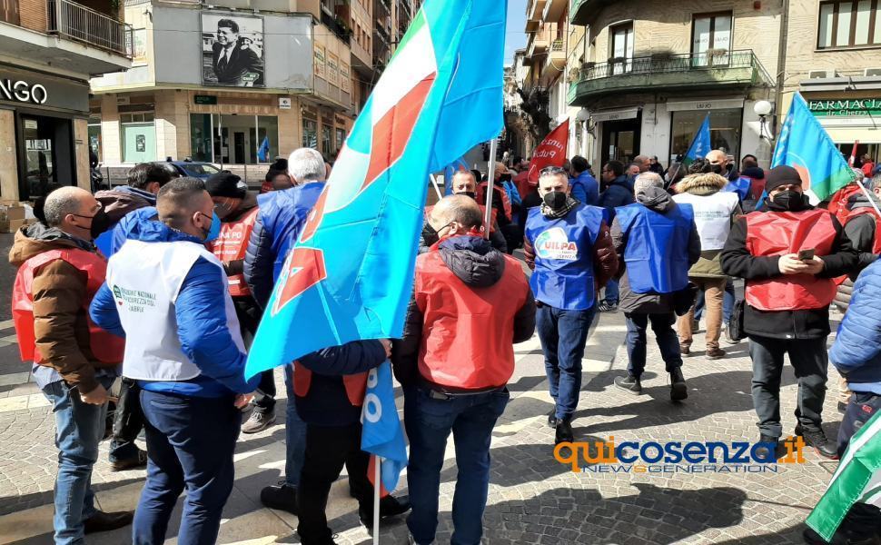 protesta vigili del fuoco cosenza 22 marzo 02