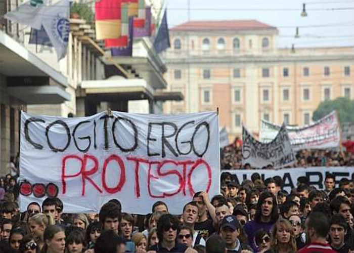 studenti lettera liceo lucrezia