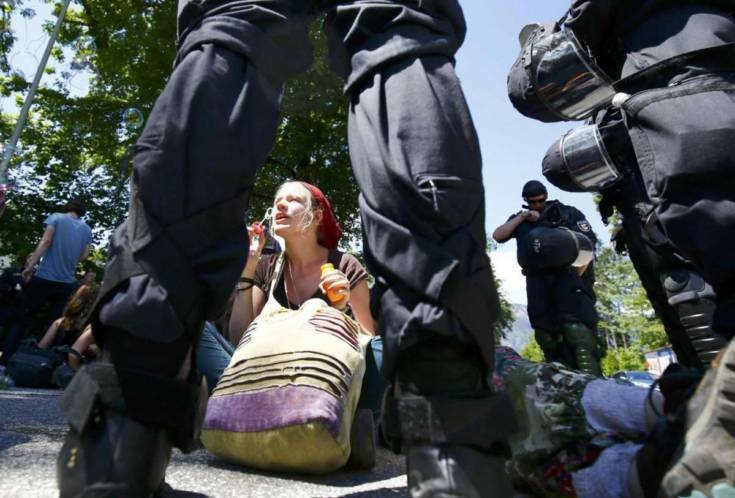 proteste pacifiche al g7 in germania