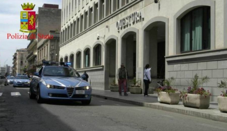 Tenta di imporre impresa per lavori edili, al rifiuto incendia l'auto della vittima 51 questura Reggio calabria