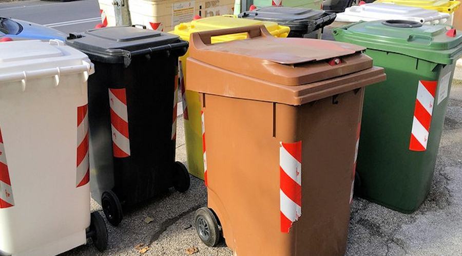 raccolt rifiuti differenziata bidoni