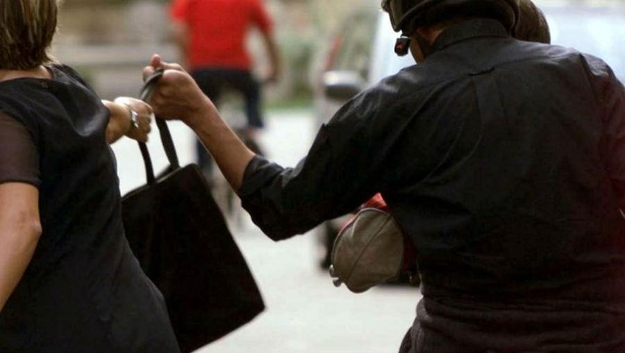 rapina signora borsa 1