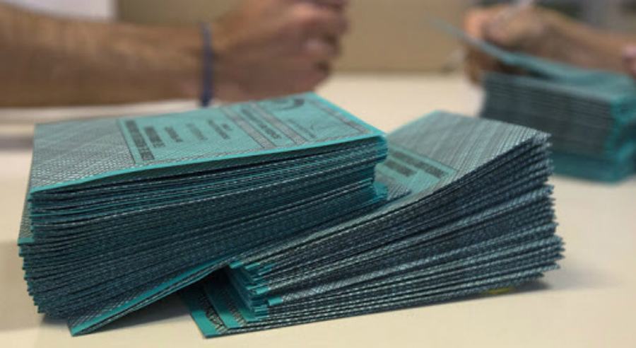 Referendum, affluenza alle urne: in Calabria alle 12 ha votato l'8.6%. Il 12,6% alle Comunali 51 referendum schede