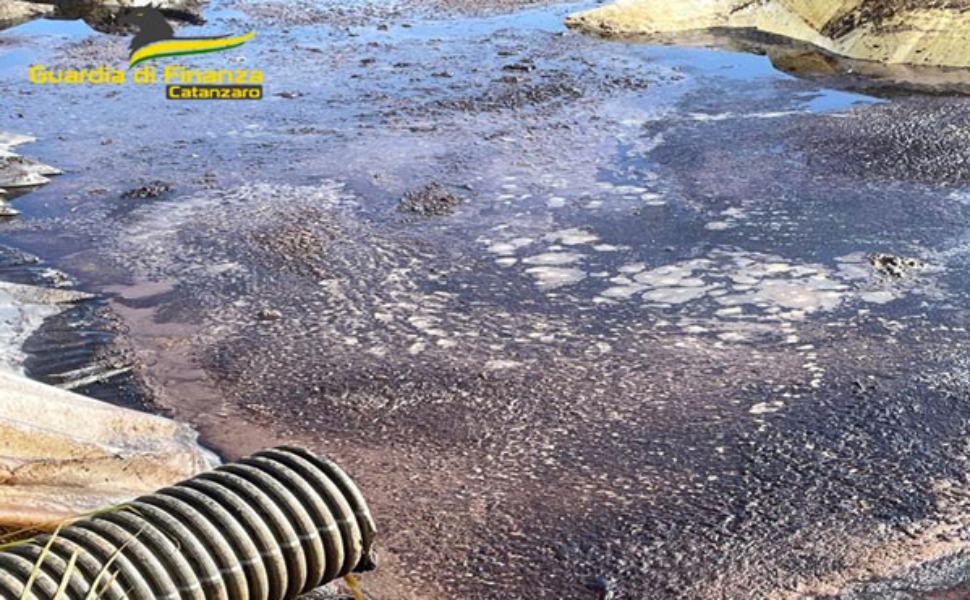 reflui frantoio lamezia guardia finanza 01