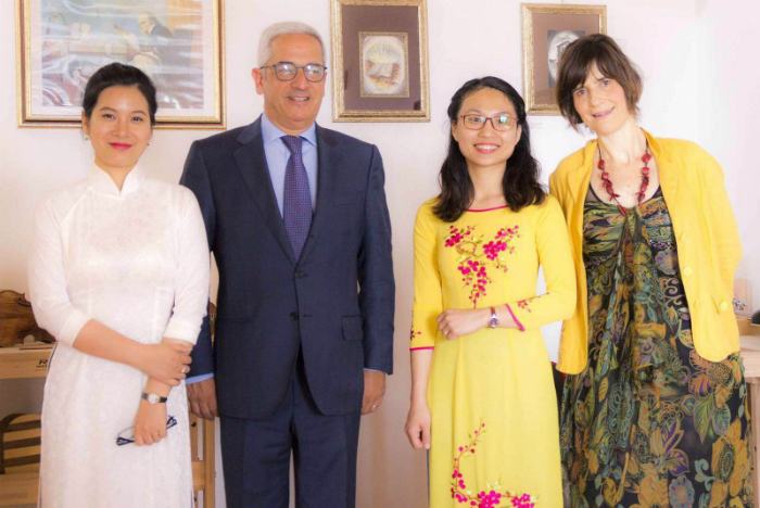 Sedute di laurea al museo civico di Rende, fra i capolavori di Mattia Preti 77 rende ragazze vietnamite laurea