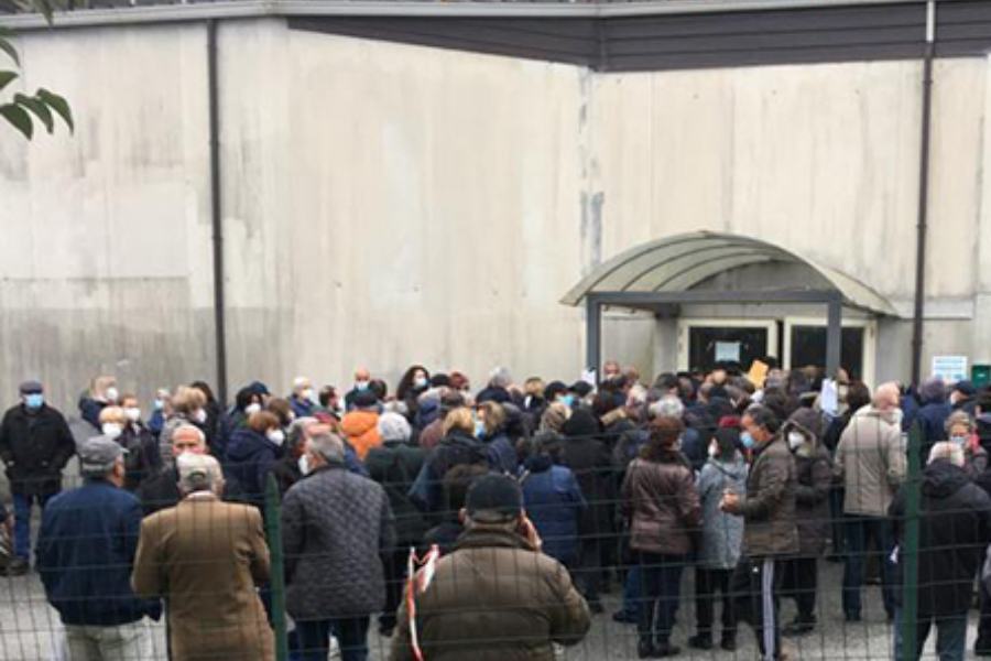 ressa punto vaccinale vibo palazzetto