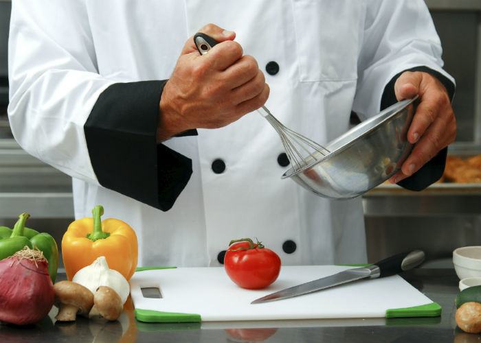 Tutti ai fornelli: oggi lo Chef propone 'Trota salmonata al cartoccio' 80 ricettaa