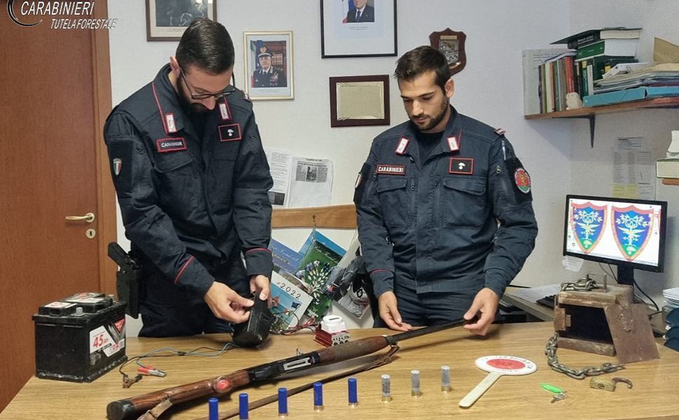 richiami vietati cacciatori carab forestali cs