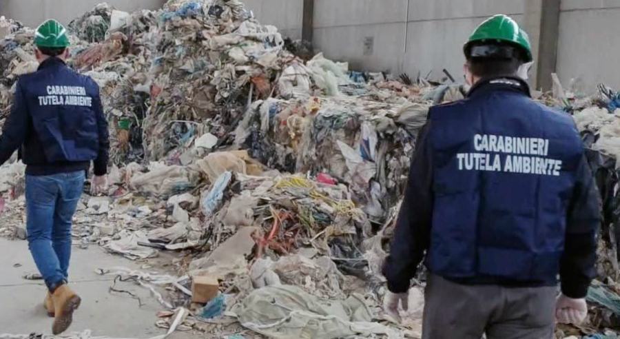 rifiuti carabinieri noe
