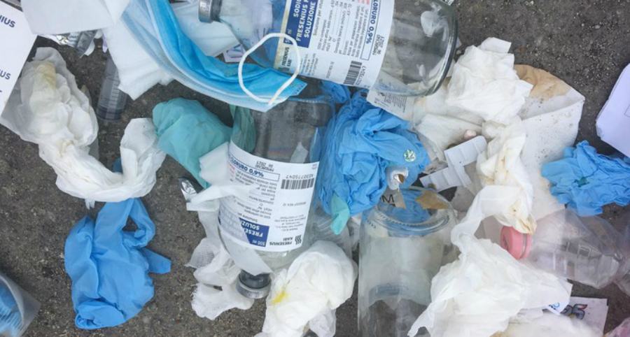Rifiuti speciali sanitari smaltiti nei cassonetti, una denuncia 51 rifiuti sanitari
