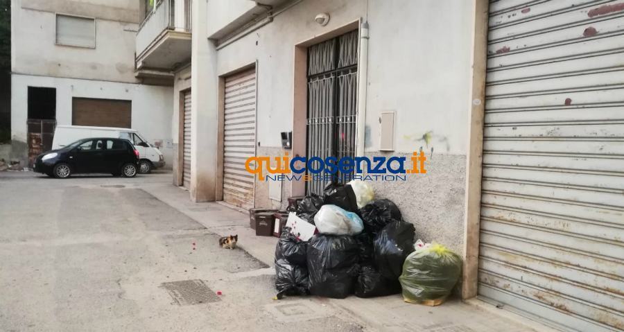 Blocco impianti trattamento rifiuti: domani sospesa la raccolta di residuo 51 rifiuti spazzatura cosenza