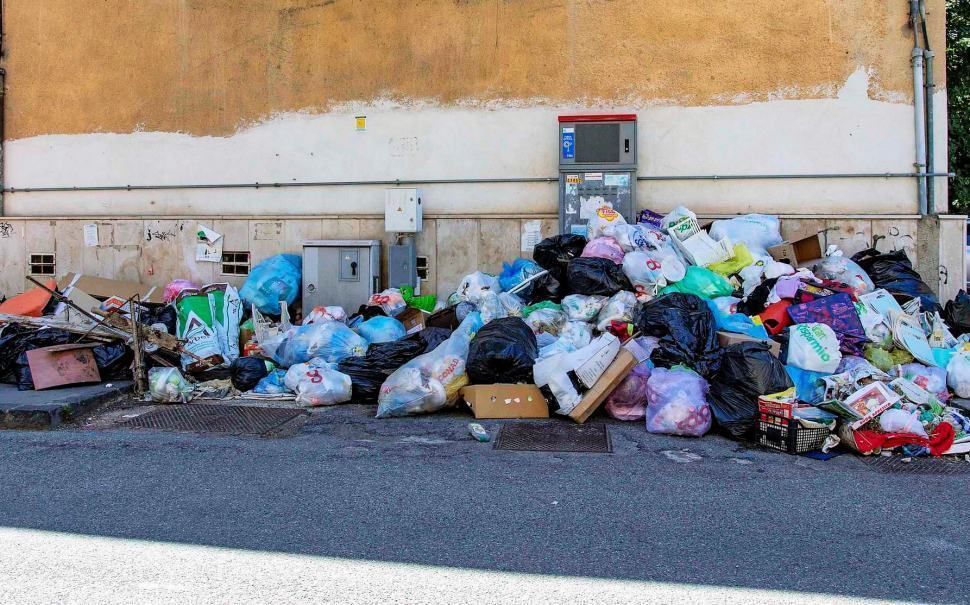 Rifiuti: chiuso impianto Bucita, tonnellate di spazzatura non raccolta 65 rifiuti spazzatura