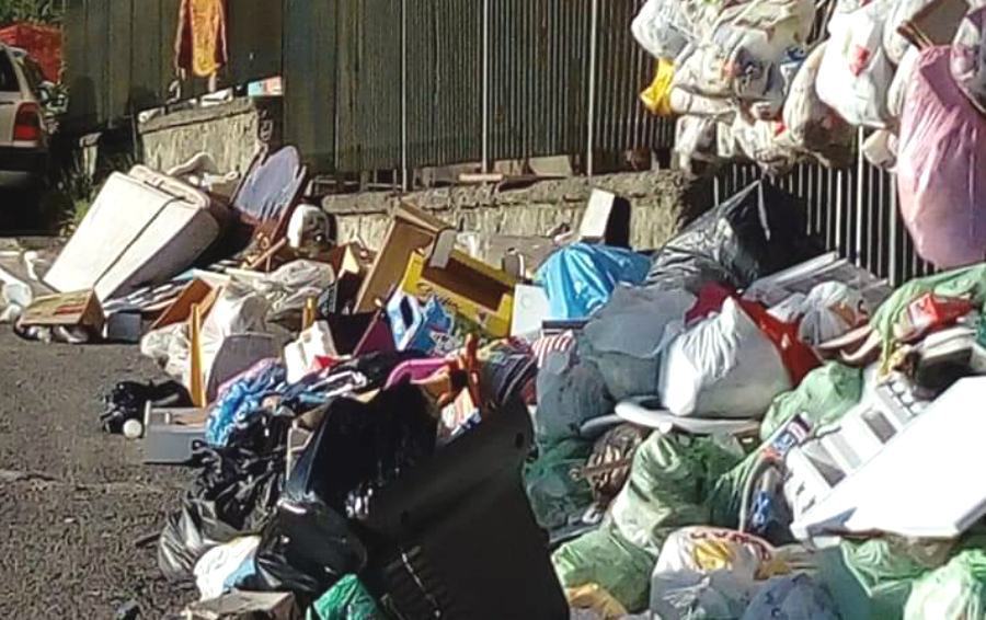 rifiuti via vittorio emanuele cosenza 1