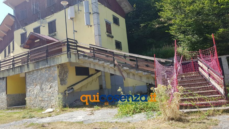 rifugio monte curcio sila chiuso 08