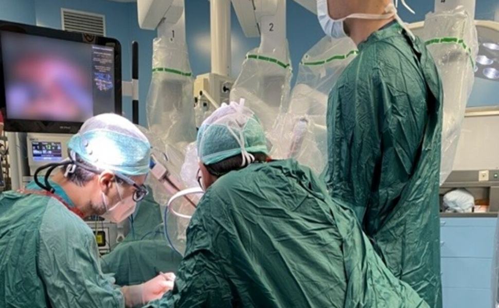 robot Da Vinci Xi durante intervento 2