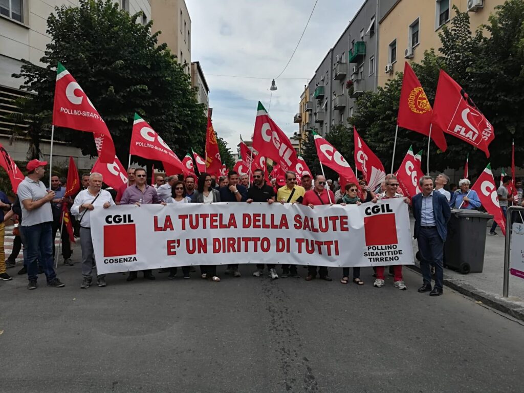 Sanità, è CAOS! Cittadini esasperati e ignorati si preparano alla protesta… 1 sanita protesta cosenza