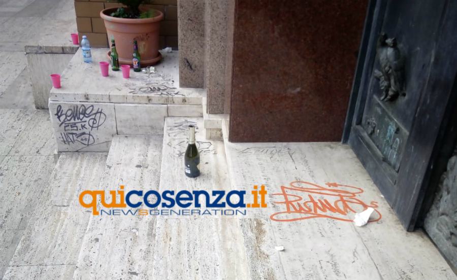santa teresa scritte sui gradini chiesa 02