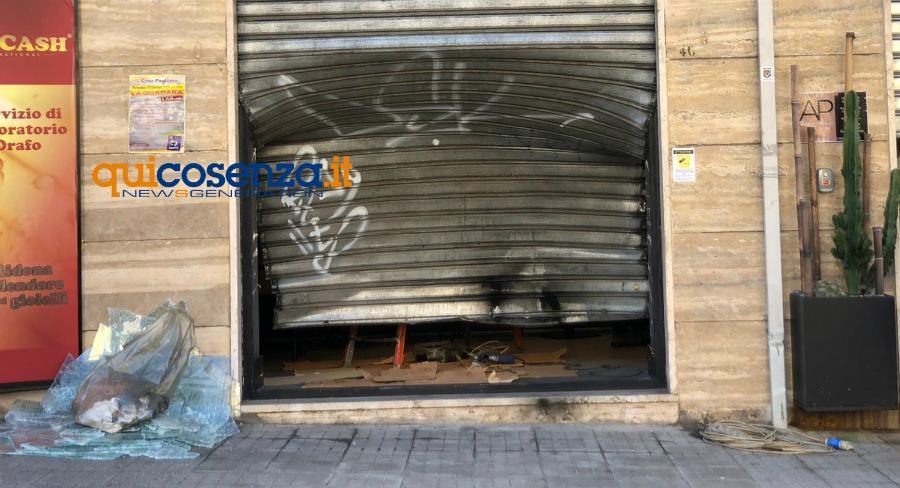 saracinesca tabacchi cosenza via v veneto 01