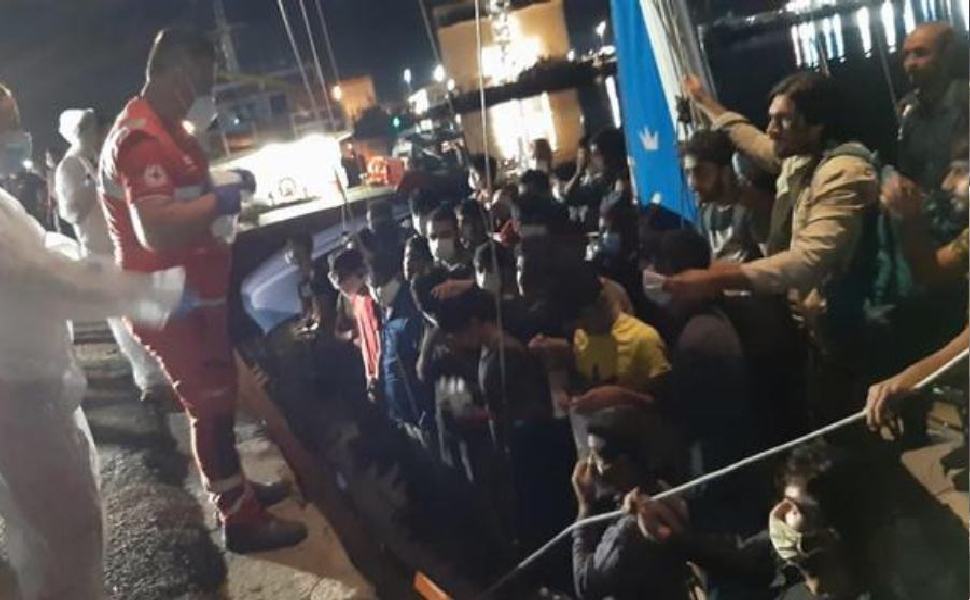 sbarco migranti 1 2