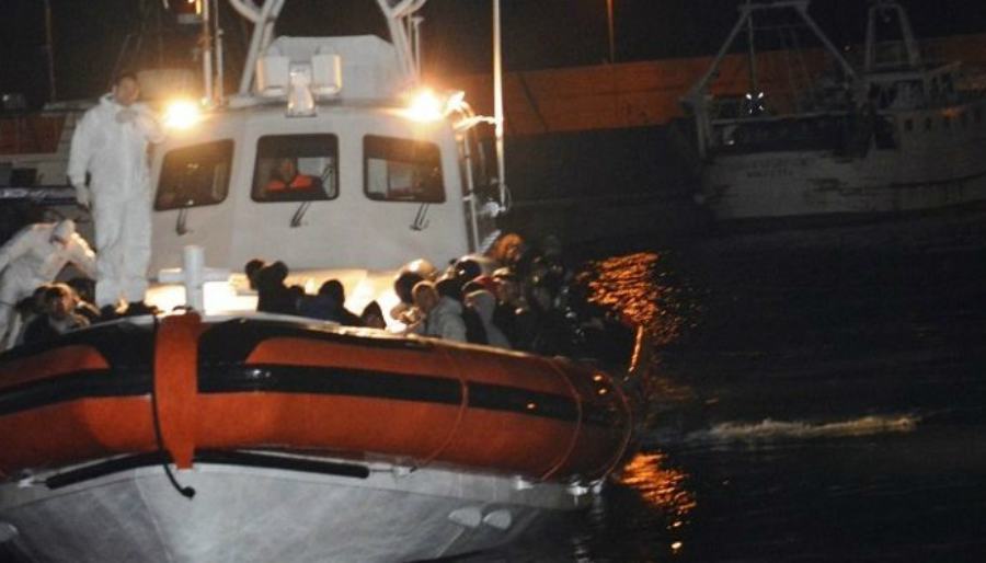 Migranti, sbarcano in 50 nella notte sulla costa ionica reggina 51 sbarco migranti roccella jonica