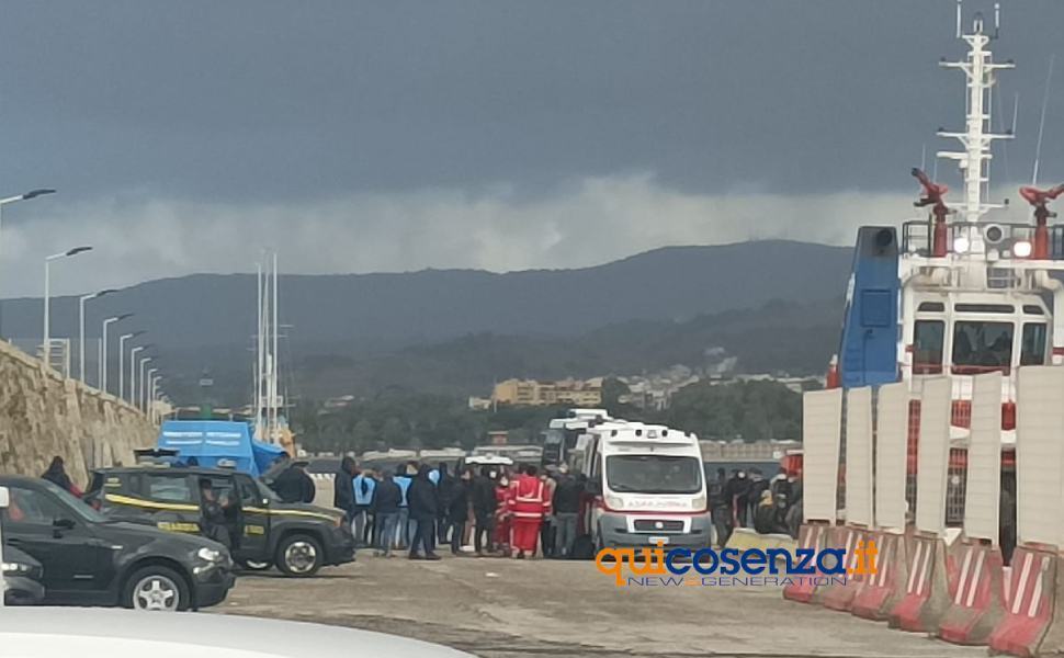 sbarco reggio calabria 11 dicembre 200 migranti 02 1