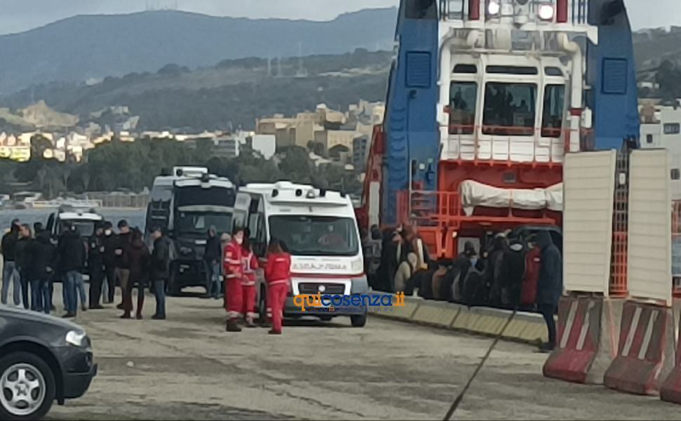 sbarco reggio calabria 11 dicembre 200 migranti 05 1