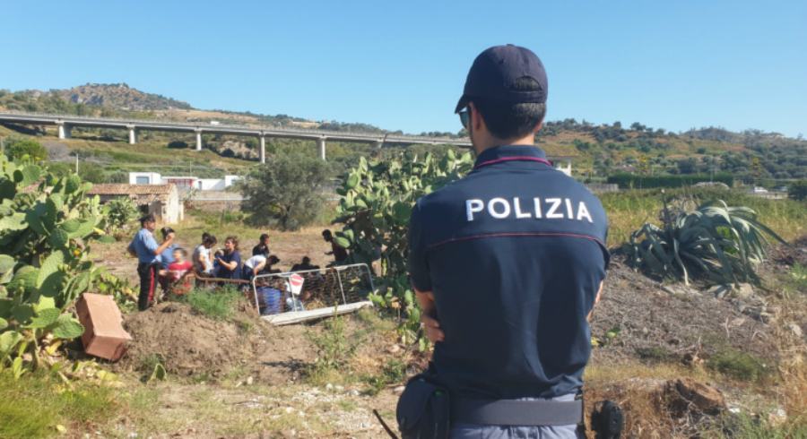 sbarco roccella ionica