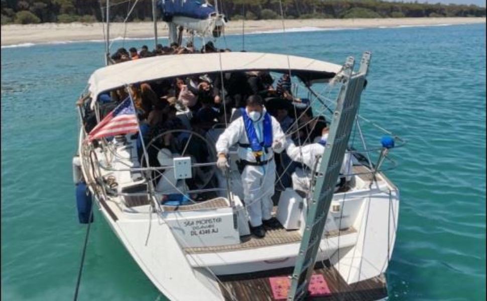 Contrasto all'immigrazione clandestina in Calabria: fermati presunti trafficanti 51 scafisti gdf vibo valentia migranti 02