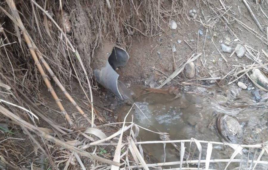 scarico fognario sul suolo Luzzi