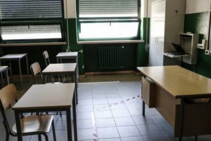 Covid: collaboratore scolastico positivo, plesso chiuso a Cerchiara 51 scuola aula classe vuota