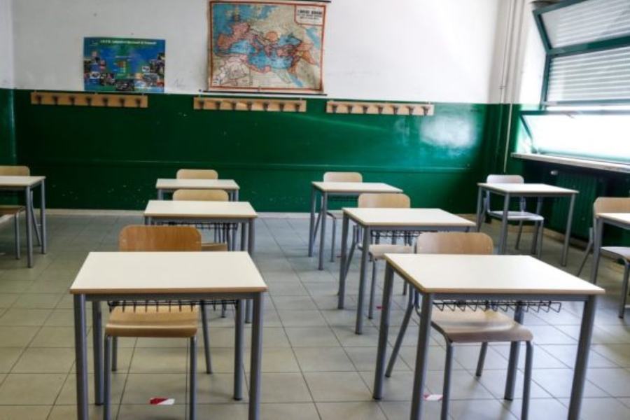 scuola chiusa aula