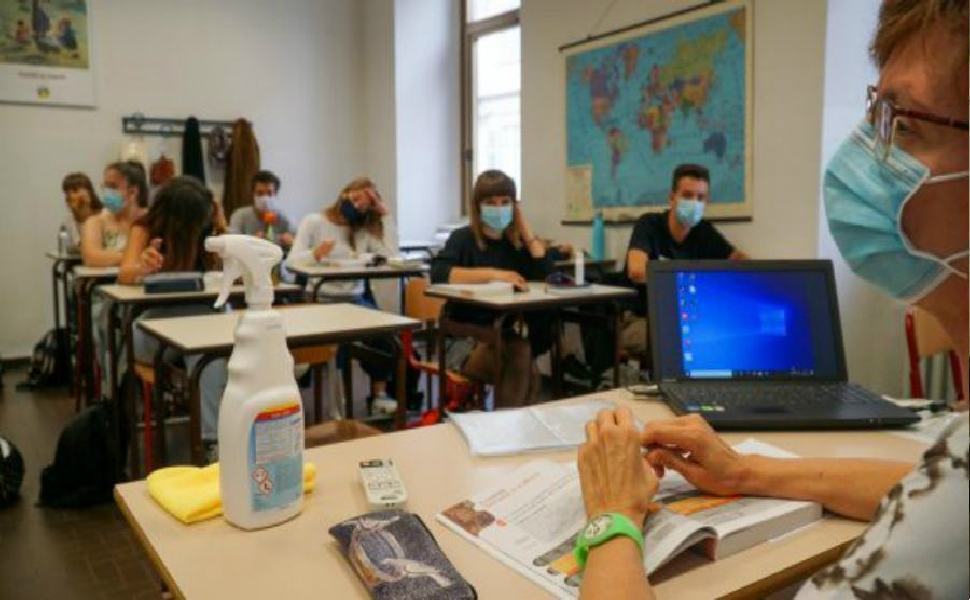 scuola covid adolescenti classe 1 7