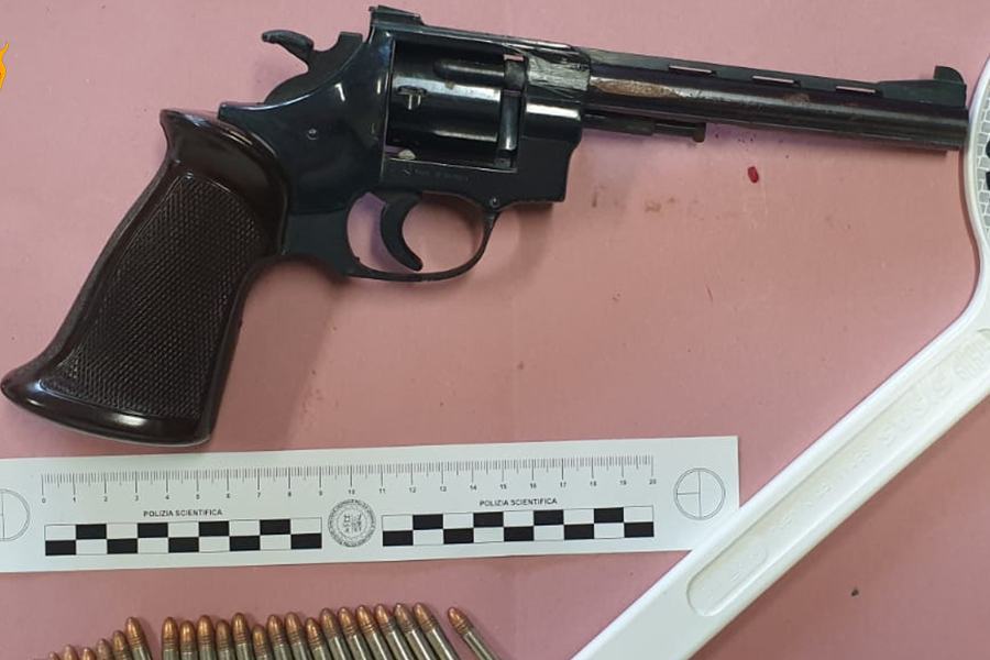 sequestro arma e relativo munizionamento